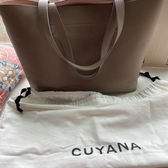 Cuyana Handbags - Cuyana Small Structured Tote and Organizer